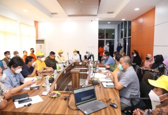 Rapat koordinasi penanganan pasar KUD Tanjungpinang, di ruang rapat kantor Dinas Pekerjaan Umum