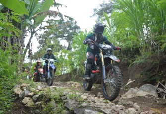 Aksi Trabas Baksos Adventure Team Dandim 0802/Ponorogo 