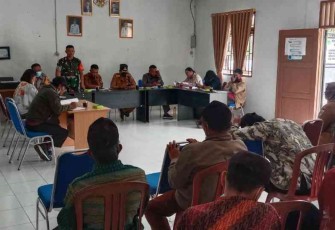 Babinsa Hadiri Musdes Penetapan KPM BLT-DD Tahunan Anggaran 2022