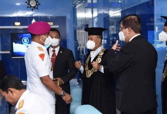 Dankodiklatal Hadiri Wisuda Sarjana Universitas Hang Tuah
