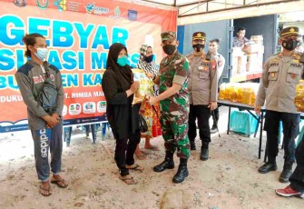 Dandim 1015/Sampit Tinjau Gelaran Vaksinasi Massal
