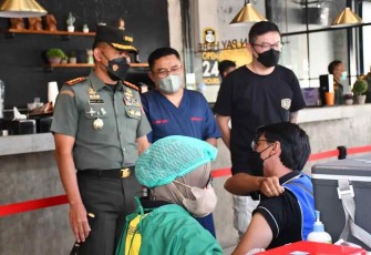 Kejar Target, Korem 081/DSJ Gelar Ngabuburit Vaksinasi di WOW Cafe Madiun