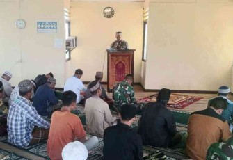Khutbah Jum’at, Satgas Perbatasan Ajak Warga Jaga Toleransi Kehidupan Beragama dan Bermasyarakat