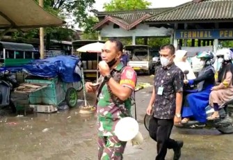 Sosialisasi vaksinasi di pasar Kramat Barabai