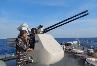 Danlantamal V Tinjau Sea Acceptance Test KRI Salawaku-842