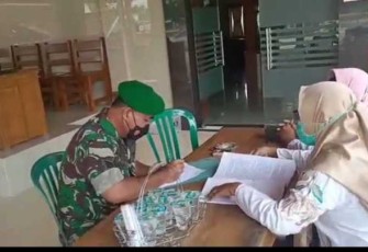 Dengan Komsos Puldatater, Babinsa Ngawi Gandeng Perangkat Desa