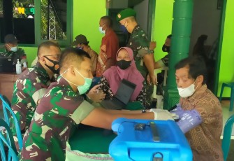Percepat Booster, Kodim 0801/Pacitan Gelar Vaksin Keliling.