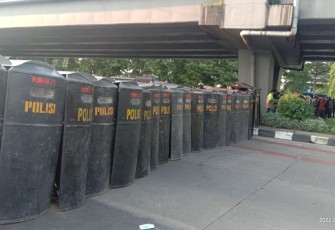 TNI-Polri di Makassar Siaga Hingga Larut Malam Pasca Unras Mahasiswa