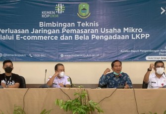 KemenKop UKM Dorong Usaha Mikro di Kabupaten Kuningan Untuk Berubah Digital