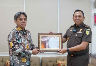 Kejaksaan Agung RI Terima Penghargaan Kategori Terpopuler di Media Cetak Tahun 2021