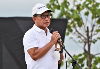 Mendagri Tito dalam acara Launching Gerakan Inovasi Langsung Aksi Tuntaskan Sampah #GILAsSampah di Pantai Jerman, Kuta, Badung, Bali, Minggu (17/4/2022). 