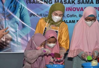 Ketua Tim Penggerak PKK Kabupaten Trenggalek, Novita Hardini