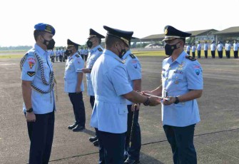 Danlanud Sultan Hassanudin pimpin sertijab komandan satuan. Jum'at (22/4/22)