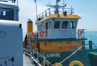 Patroli laut  TNI AL amankan kapal pembawa PAO