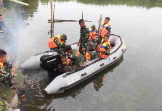 Pencarian korban buaya terus dilakukan tim SAR Lanudal Tanjungpinang. Rabu (27/4/2022)