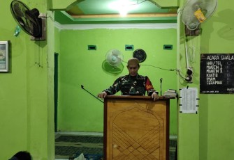 Mari berbuat baik dan beramal, saat Dandim memberikan kultum subuh. Sabtu (30/4/2022)