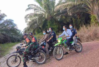 Gunakan sepeda motor patroli perbatasan bersama karantina pertanian. Minggu (01/05/2022)