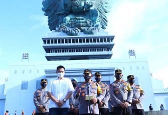 Kapolri saat memberikan keterangan pers di lokasi wisata Garuda Wisnu Kencana Bali. Kamis (05/05/2022)