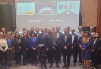 Saat foto bersama Board Member of CEPI di Bergen Norwegia. Senin (25/04/2022)