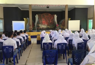 Sosialisasi penerimaan calon prajurit TNI AL, oleh Lanal Dabo Singkep, di SMA Negeri I Dabo Singkep, Selasa (10/5/2022)