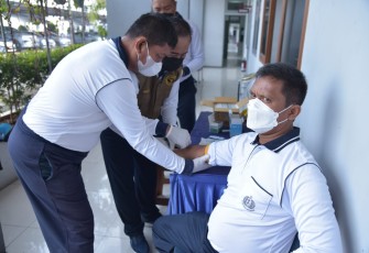Cek darah pastikan kesehatannya baik dan sehat. Selasa (10/05/2022)