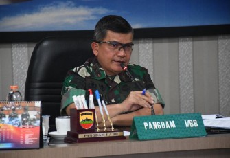 Pangdam I/BB saat memimpin rapat RGB latihan pembinaan petembak di Makodam. Selasa (10/05/2022)