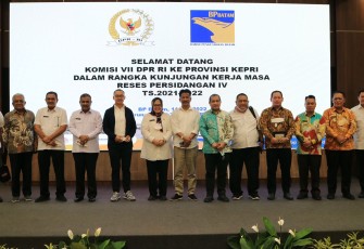 Foto bersama reses Komisi VII DPR RI Bidang ESDM, Perindustrian dan BRIN di Kantor BP Batam, Rabu (11/5/2022)