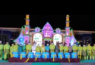 Foto Bersama  Sekdaprov Kepri dan Plt Bupati Bintan, serta DPRD Bintan dan FKPD se-Kabupaten Bintan, Kamis (12/5/2022)
