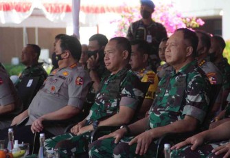 Wakasad (tengah) hadiri pembukaan Latsitarda Nusantara XLII di lapangan Bumi Gora kantor Gubernur NTB. Sabtu (14/05/2022)