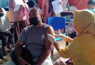 Antusias warga desa Bukit Pariaman mengikuti vaksinasi. Selasa (17/05/2022)