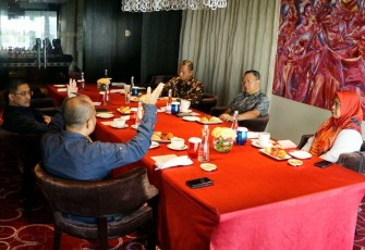 Pertemuan khusus Gubernur Bengkulu bersama Pimpinan PT. Hutama Karya (HK), di Hotel Mandarin Oriental Jakarta, Rabu (18/05/2022).