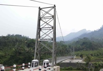 Jembatan gantung Tanalum di Kabupaten Purbalingga 