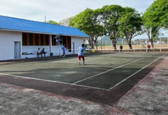Olahraga tenis lapangan di lanud MUS