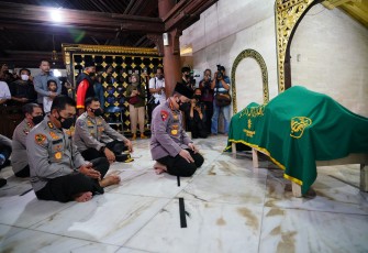 Kapolri Jenderal Listyo Sigit Prabowo, saat melayat, Jumat (27/5/2022)