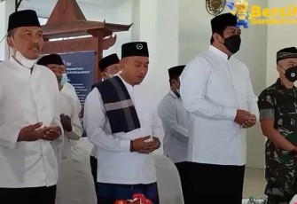 Pelepasan jamaah haji asal Pacitan di pendopo Kabupaten Pacitan 