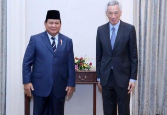 Menhan Prabowo saat bertemu dengan PM Singapura 