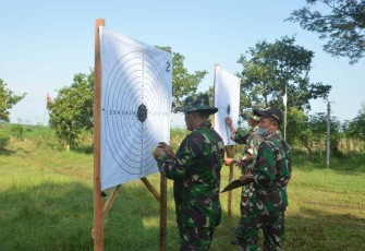 Asah keterampilan menembak prajurit Kodim 0802/Ponorogo 