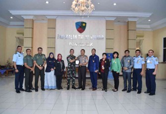 Danlanud Supadio bersama rombongan Lemhannas RI dan SLISN PPRI LXII