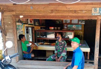 Warung kopi sarana menjalin keakraban Sertu Untung dengan warga binaannya