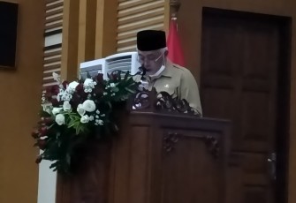 Bupati Malang, Drs H.M Sanusi, saat menyampaikan jawaban atas pandangan umum DPRD terhadap Raperda pertanggungjawaban APBD TA 2021. 