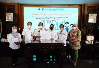 Bupati Pati Haryanto bersama instansi terkait dalam musyawarah stunting