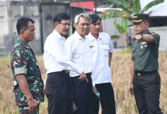 Danrem 081 saat meninjau lokasi penanaman padi Japonica di Ngawi