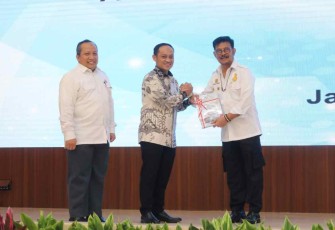 Mentan RI saat menerima laporan hasil BPK RI 