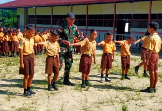 Latih peraturan baris berbaris anak perbatasan 