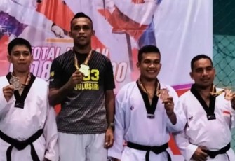 Sabet medali emas dalam turnamen Taekwondo di Makassar 