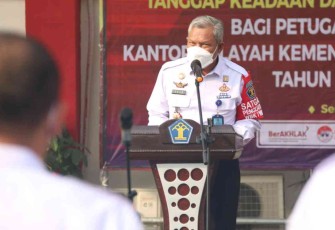 Tejo Harwanto saat memberikan arahan tanggap bencana