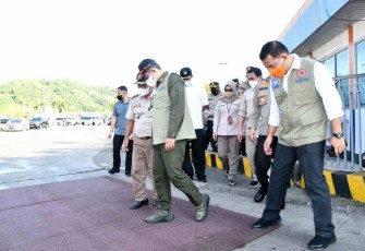 Ketua satgas saat di pelabuhan Lembar Lombok