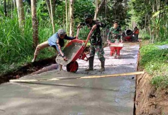 Betonisasi jalan warga dalam TMMD Kodim 0714/Salatiga