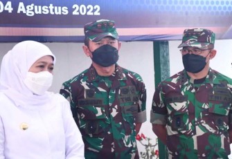 Danrem 081/DSJ saat mendampingi Gubernur Jatim dan Pangdam V Brw di Ngawi