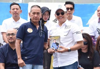 Bambang Soesatyo saat launching buku 60 Tahun Meniti Buih di Antara Karang